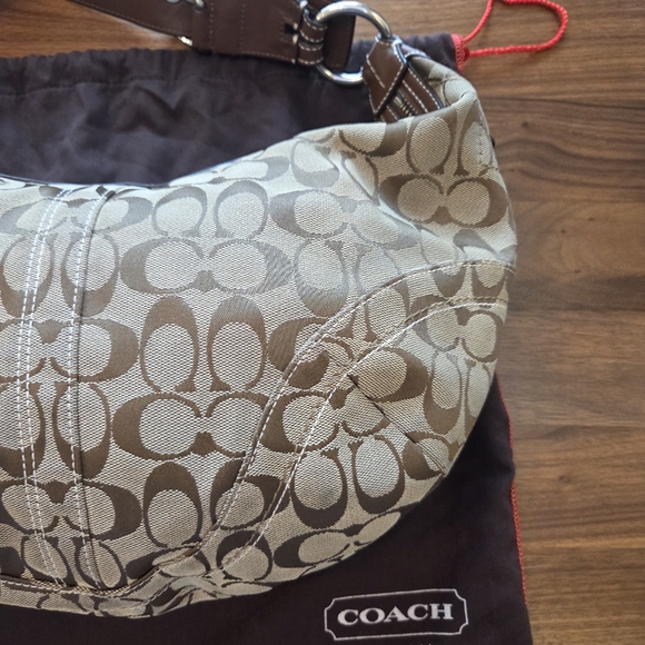 Coach Signature 15" Jacquard Hobo in Beige Brown + Matching Wallet - Picture 7 of 16